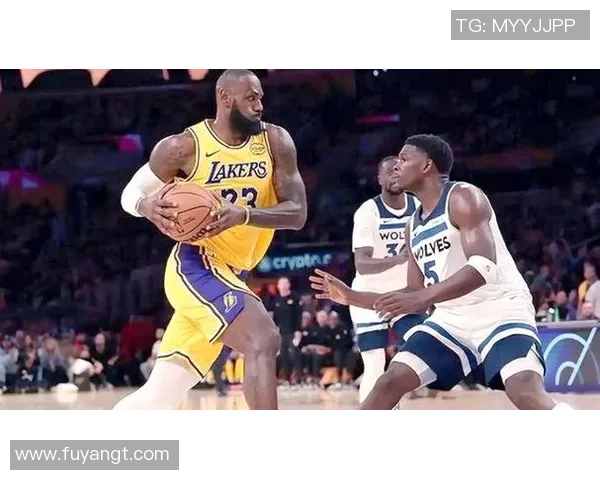 雷霆队与国王队激战正酣精彩对决引发球迷热议与期待